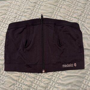 Medela Black Zippered pump bra medium